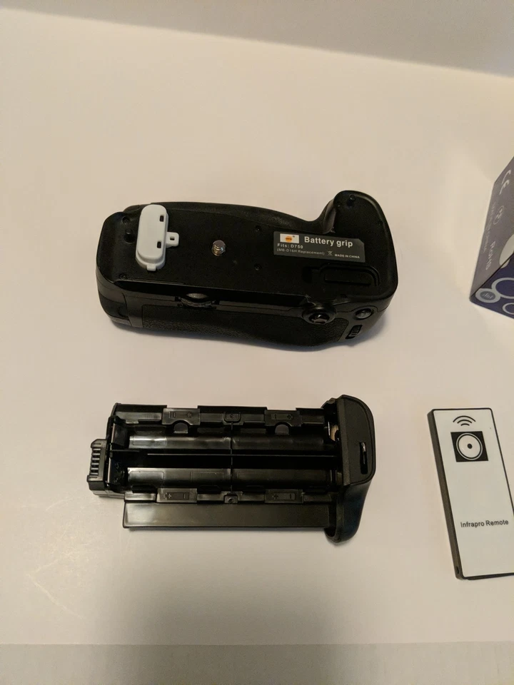 DSTE DR750 Vertical Battery Grip for Nikon DR750 Camera Open Box - Image 3 of 4