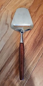 Vintage Cheese Plane Slicer Knivman Sweden Eskilstuna Wood Handle Stainless 8.75