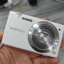 95 New Samsung MV800 Compact Digital Camera 16MP 5x Zoom with Touchscreen White