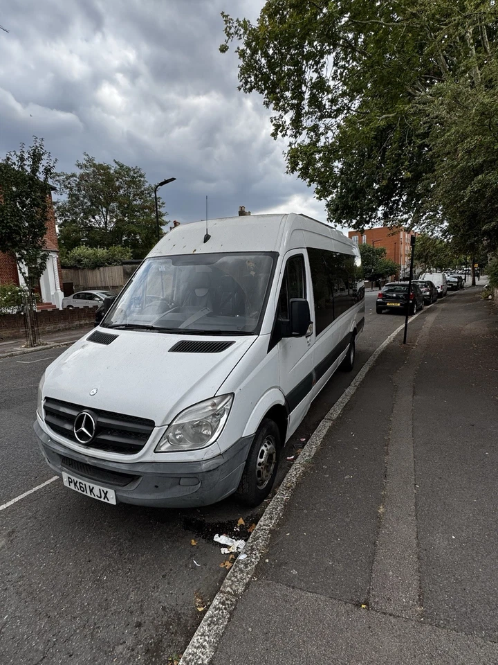 *AUTOMATIC* 61 Plate Mercedes Sprinter 516 CDI 17 Seater Minibus - Image 3 of 4