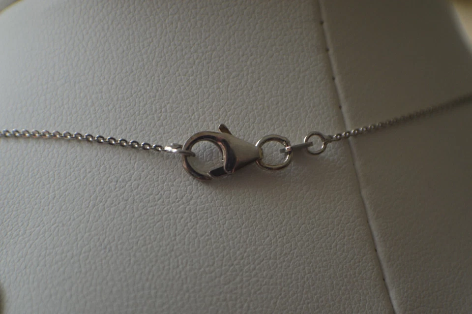 Colgante de diamantes verdes/blancos de 0,50 quilates de platino sobre cadena fina de plata de ley de 20" Foto 4 de 4