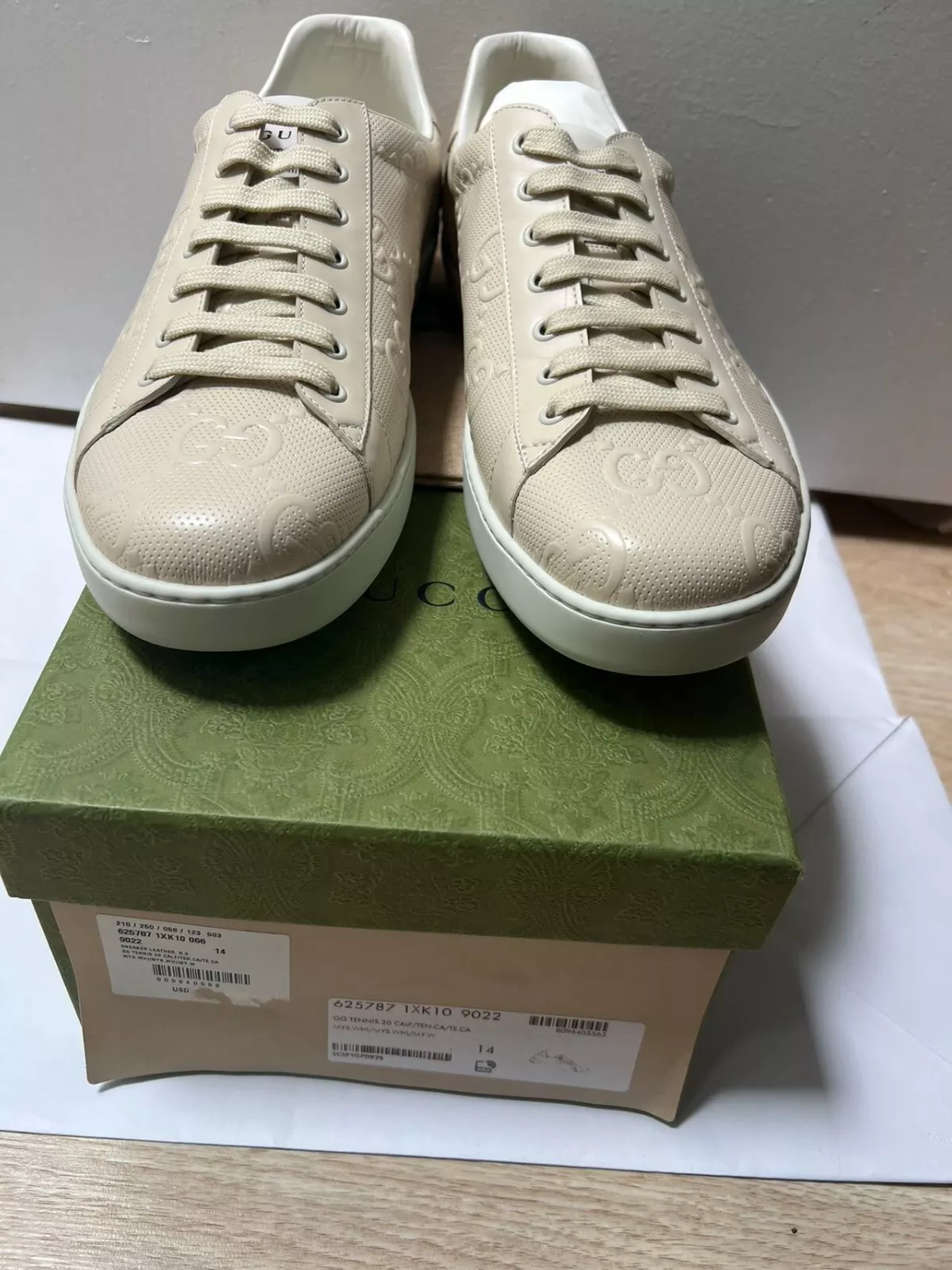 GUCCI Calfskin GG tennis en relief homme as