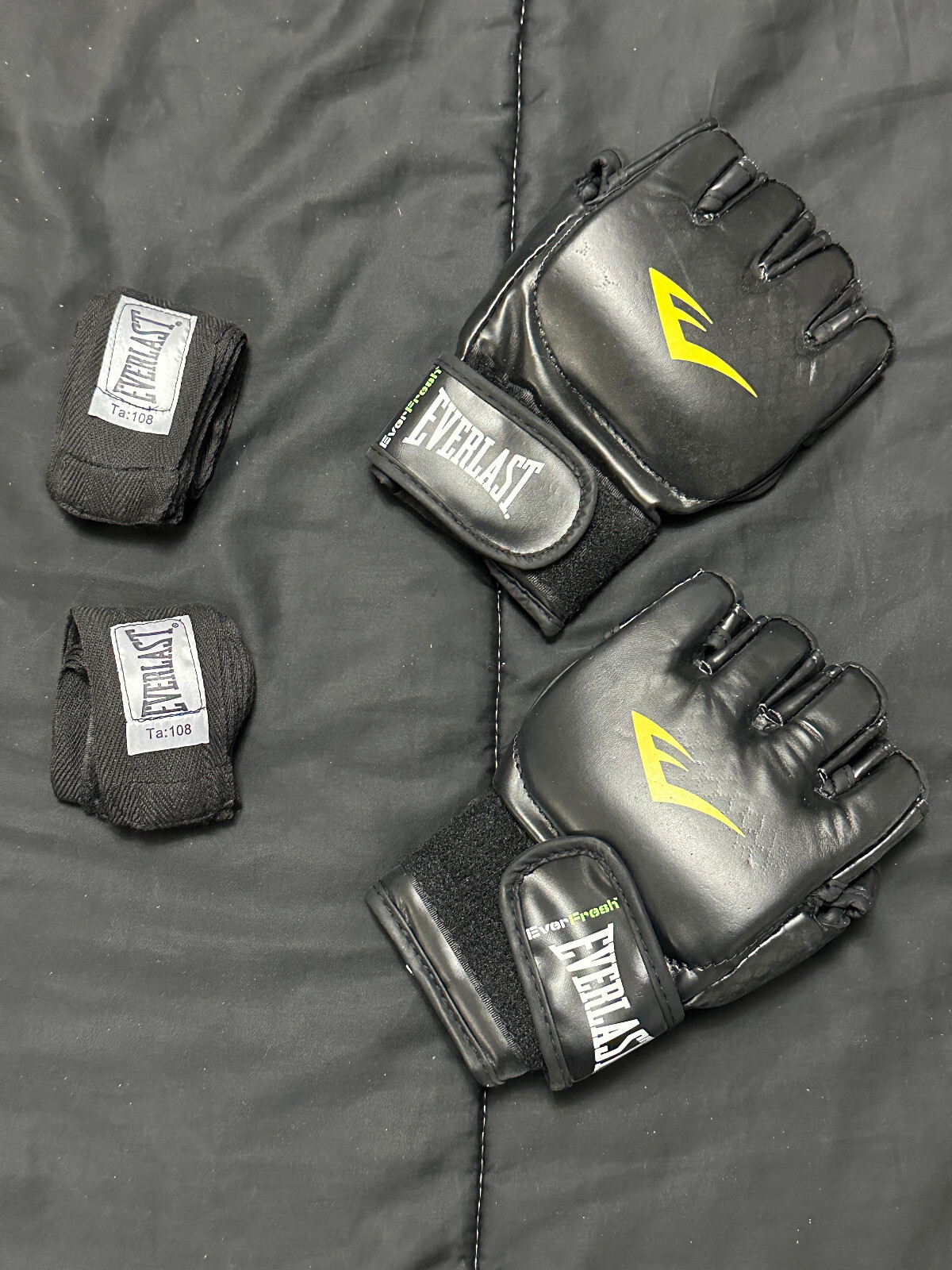 Everlast MMA Grappling Gloves S/M (with additional Hand Wraps) eBay