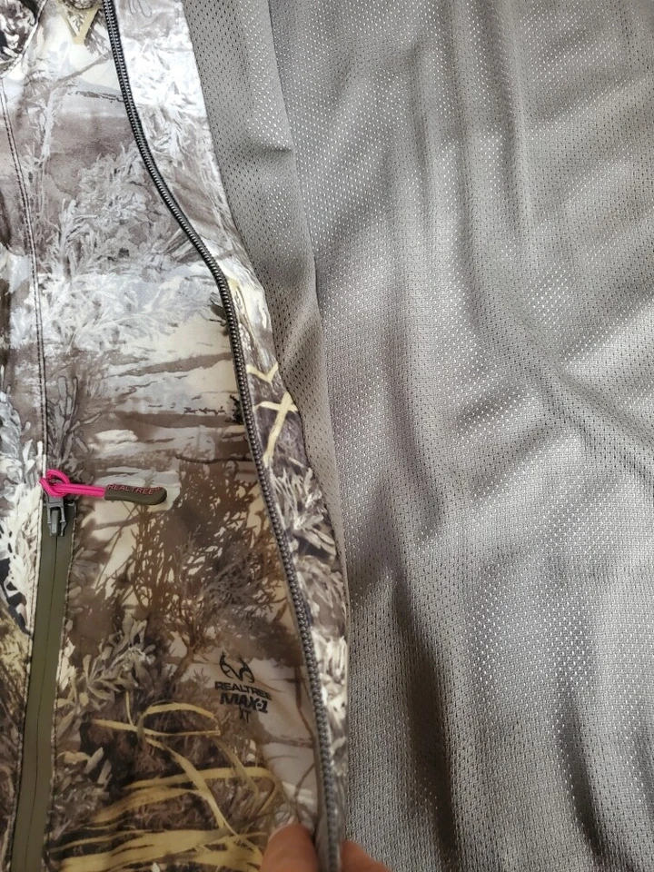 M Women's Realtree Lightweight Sent Control Jacket Realtree MAX-1 XT Pink Logo - Image 3 of 4