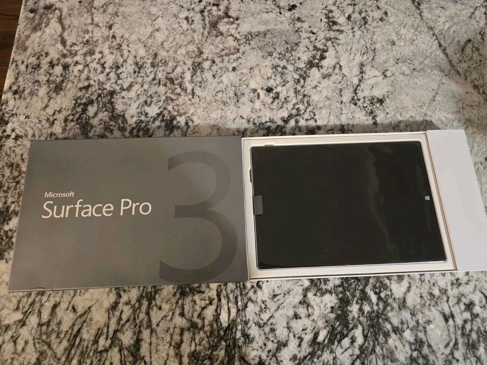 NEW Microsoft 12-inch Surface Pro 3 Tablet Core i5 4GB RAM 128 GB - Image 2 of 4