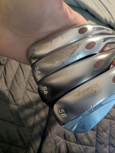 Right TaylorMade milled grind satin chrome,black wedge set.52,54,56,58. - Picture 5 of 9
