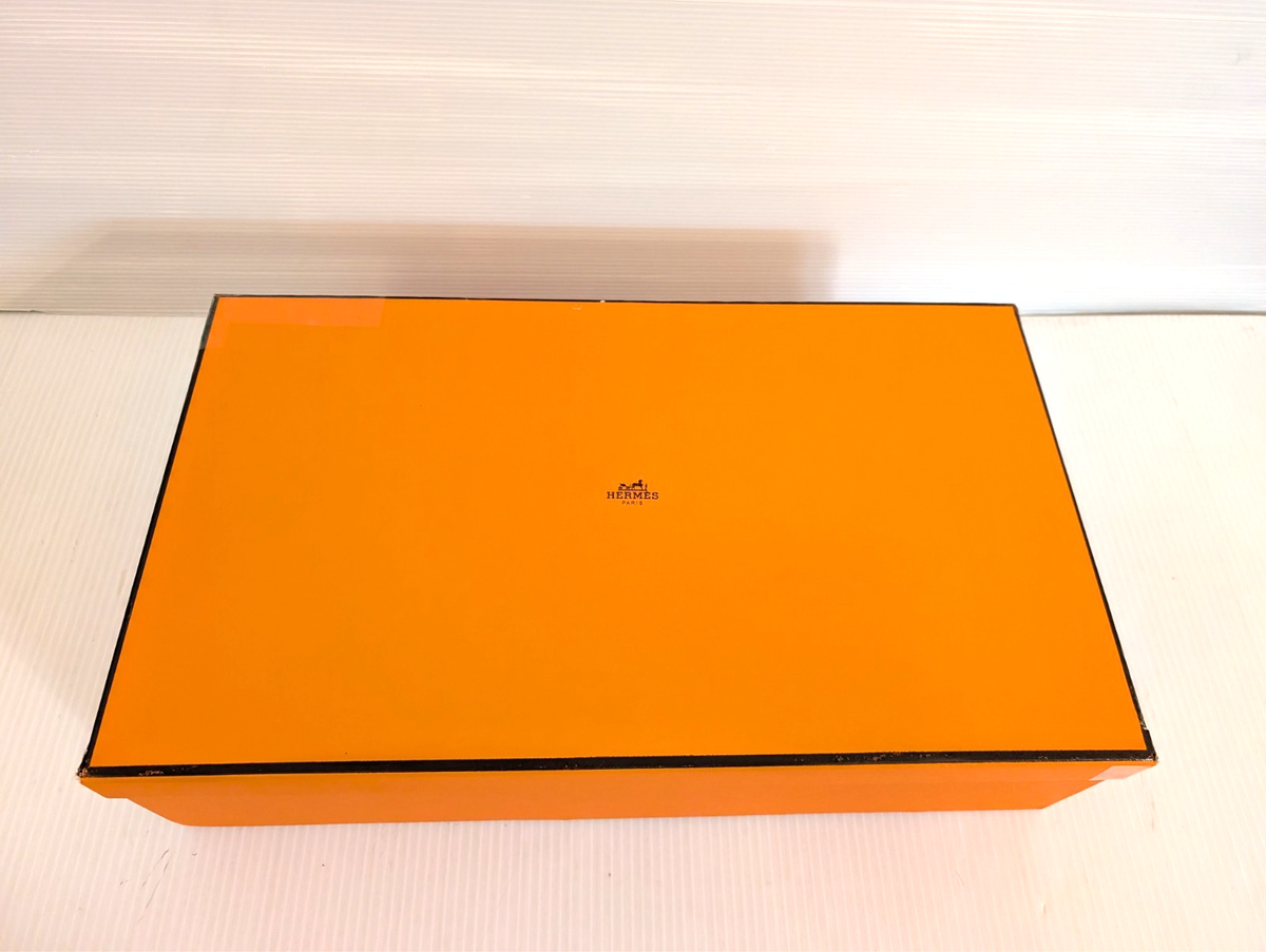 Authentic Hermes Paris large gift box w paper - 21