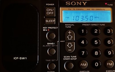 ICF-SW1 Sony Upgraded Shortwave with Case  Accessories