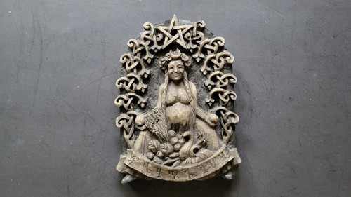 Habondia Plaque - Dryad Design - 138  P. Borda 2003 - 5" x 3.75"