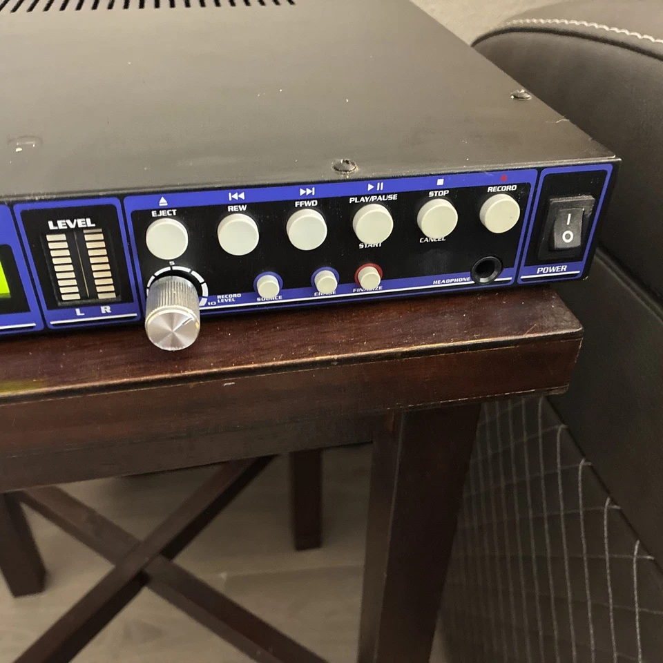 VocoPro CDR-1000 Pro Professional Single Space CD Recorder/ Player - Image 3 of 4