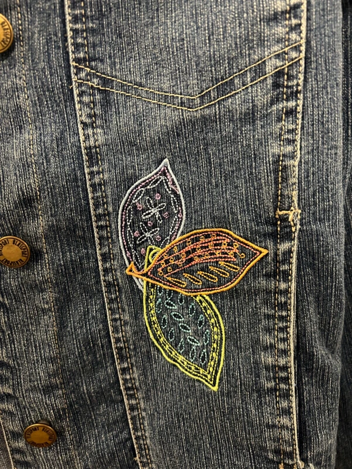 BLASSPORT 女式刺绣蓝色牛仔裤弹力夹克小号 S 码 — 第 3/4 张图片