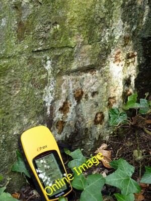 Foto 6x4 OS Benchmark - Slade Heath, Paradise Lane Bridge A eher schlecht c2014