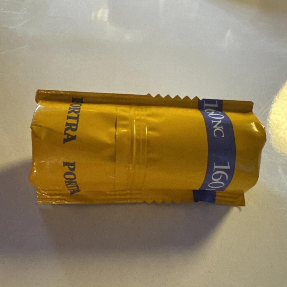 Kodak Film PORTRA 160NC 120 ISO 160 1 roll, EXP 2000 natural color FROZEN - Image 3 of 3