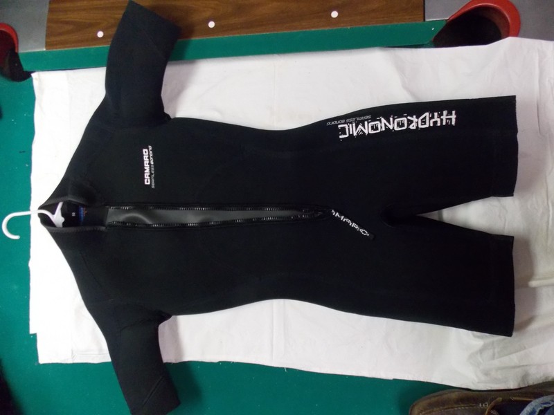 Camaro Shorty Wetsuit Men’s Size M40 Neoprene Surf Swim Dive Snorkel