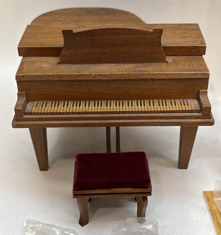 Lote misto de 36 kits de móveis e acessórios em miniatura para casa de bonecas John Deere - Imagem 2 de 4