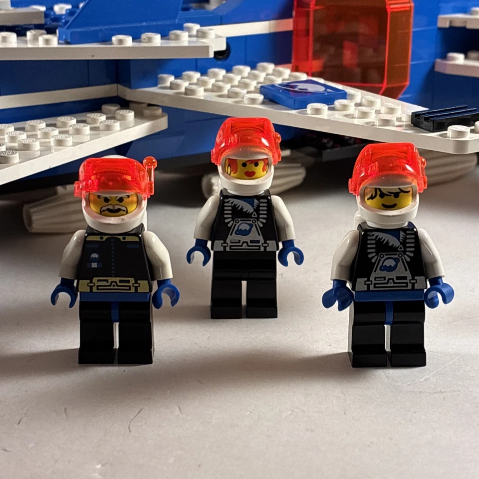 Lego Ice Planet 6973 Deep Freeze Defender Complete w/ Manual Minifigs Rare EUC - Image 2 of 4