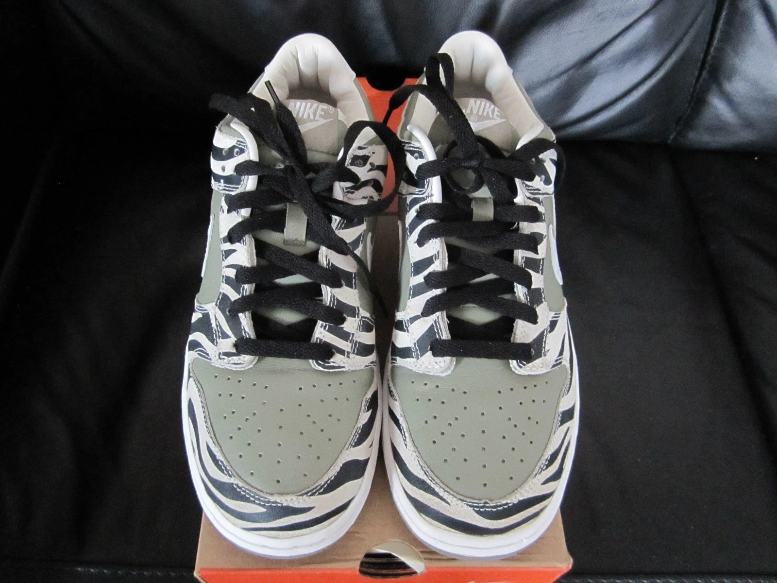 Nike D.S 2003 Dunk Low Zebra Safari Supreme Premium Taille Royaume Uni 8/9 États Unis Neuf.