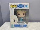 Funko Pop Disney Frozen Elsa #82 w/Pop Protector