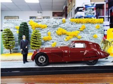 CMC Alfa Romeo 8C 2900B Diorama A-017