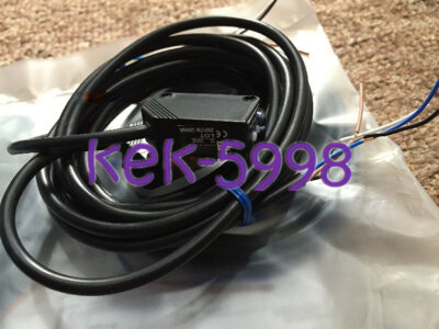 1PC Neu OMRON E3ZG-D82-S