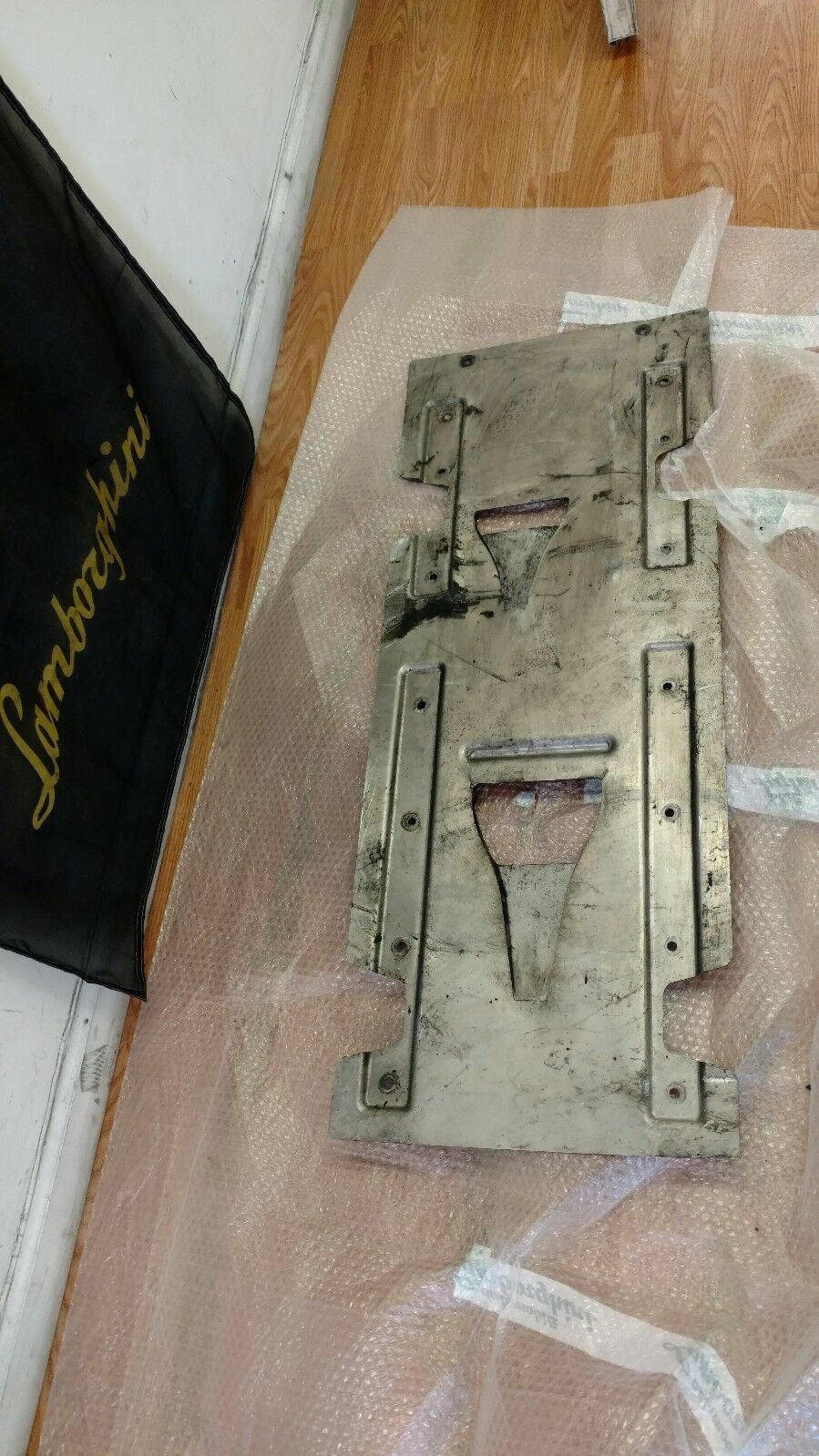 LAMBORGHINI AVENTADOR BOTTOM STREAMLINE SHROUD COVER PANEL OEM 470803969