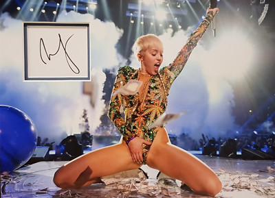 MILEY CYRUS Signed 400X290mm Photo Display WRECKING BALL COA