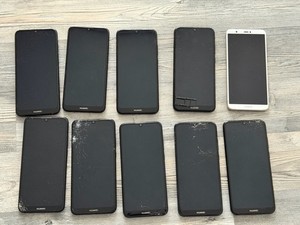 10x Huawei Smartphones – Defekt – Für Bastler / Ersatzteile – Konvolut