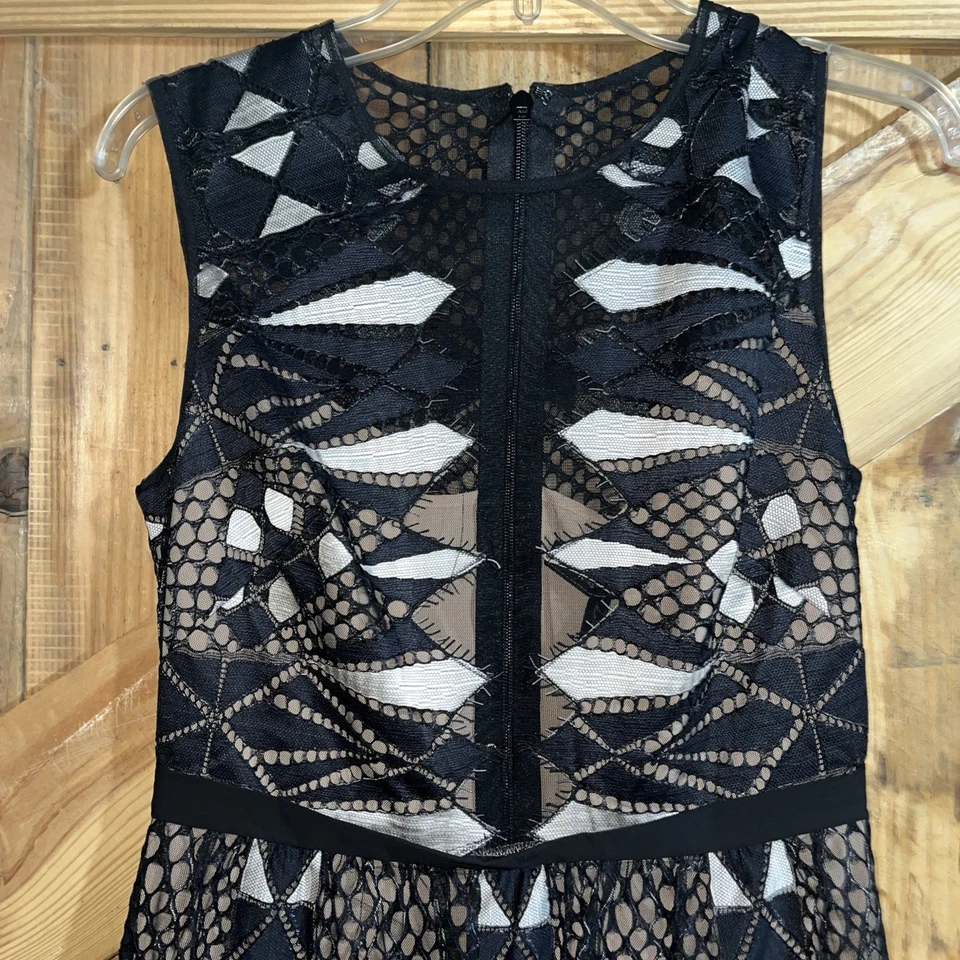 Vestido BCBG MAX AZRIA Sin Mangas Vacaciones Art Deco Línea A Encaje Negro Transparente Talla 6 Foto 2 de 4