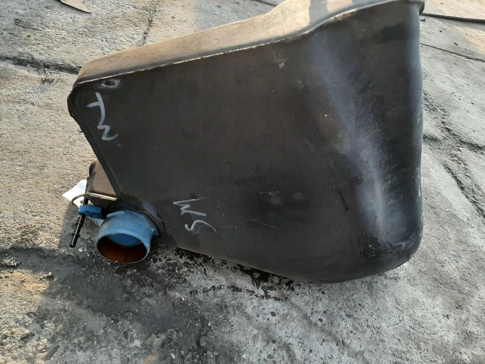 1999 雪佛兰 CORVETTE 乘客右油箱二次辅助 12458240 — 第 3/4 张图片