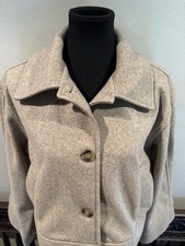 H&M Women s Beige Button Front Collared Jacke...