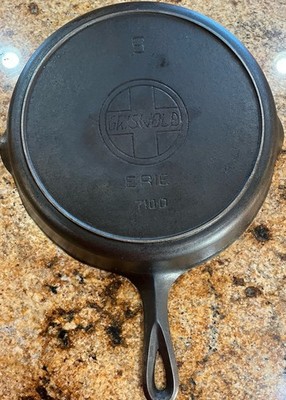 VTG Griswold ERIE #9 Slant Logo Cast Iron Skillet 710 Heat Ring No Wobble!