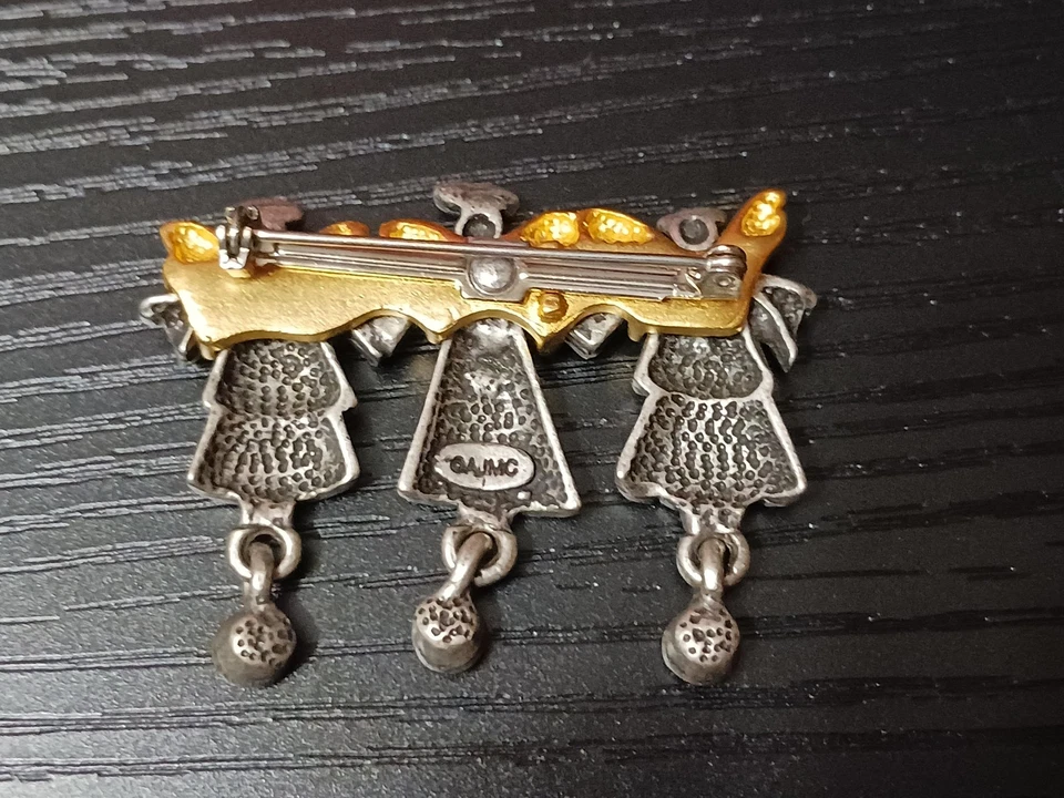 Broche prendedor triple ángel AJMC Live Love Laugh tono plateado dorado firmado vintage Foto 2 de 4