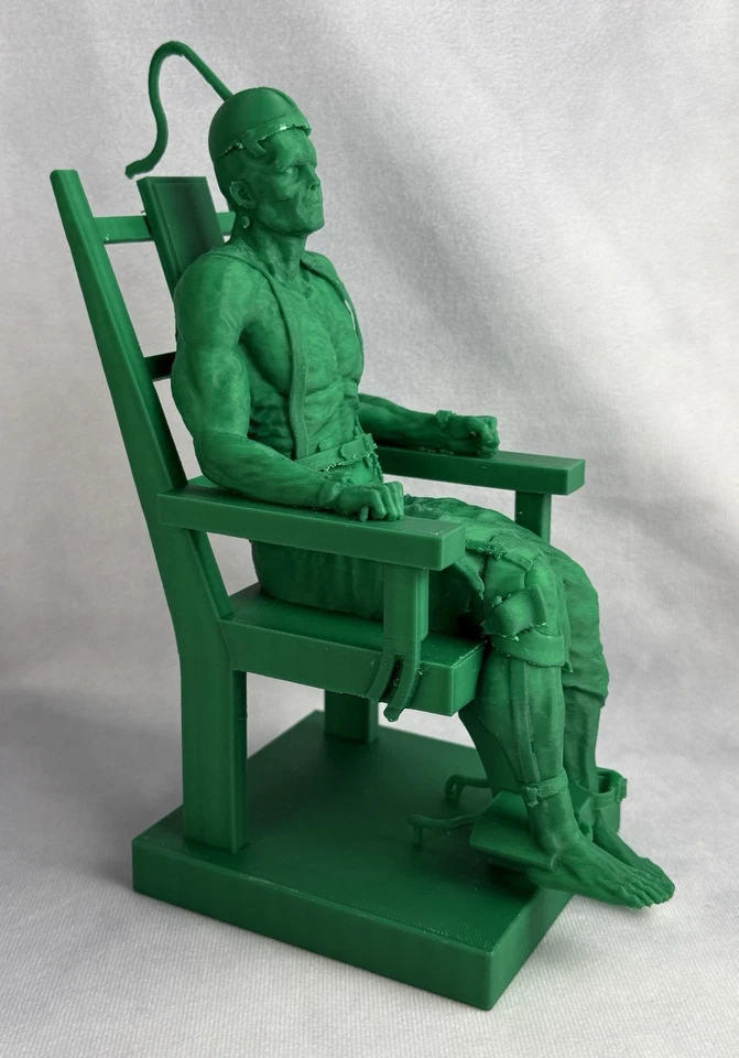 Figura Frankenstein en silla eléctrica verde Frankenstein Foto 2 de 4