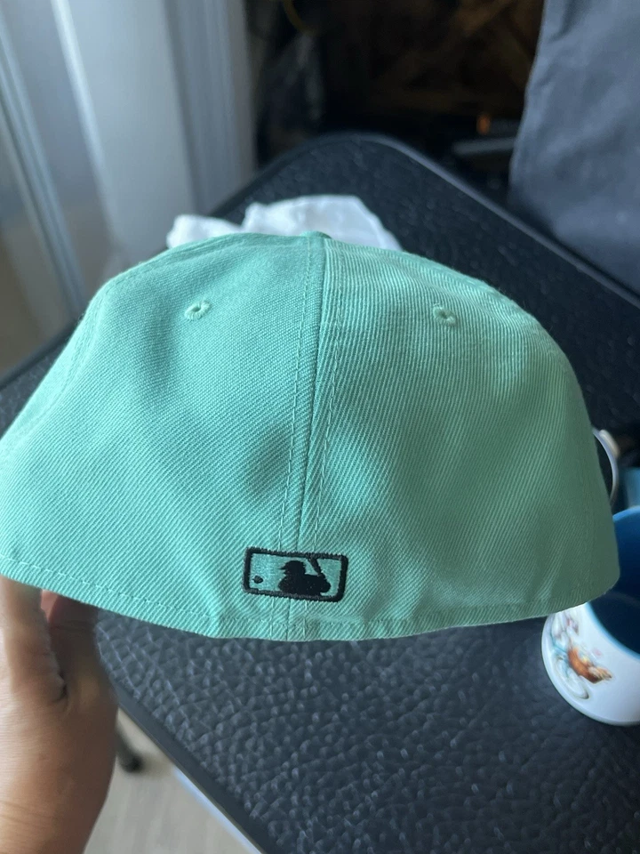 New Era 59Fifty Kansas City Royals Size 7 1/8 Turquoise Blue Fitted Hat - Image 4 of 4