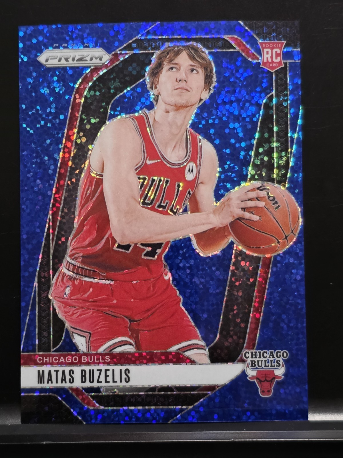 2024-25 Panini Prizm - Matas Buzelis #252 Blue Sparkle Prizm /144 (RC)