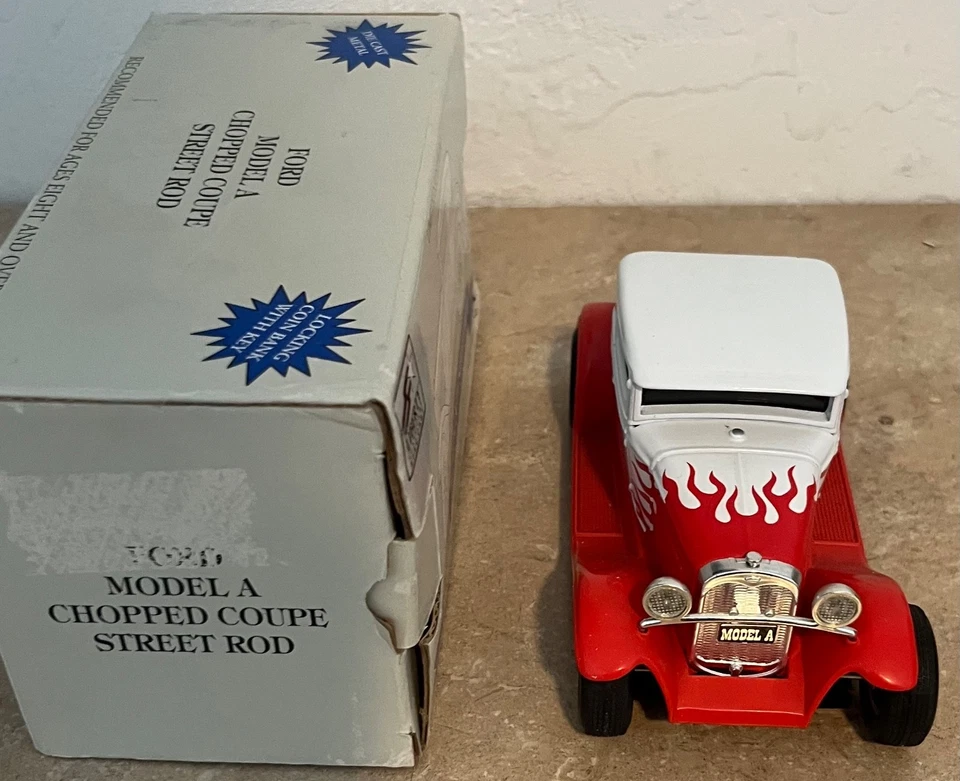 Banco de monedas de metal fundido a presión State Farm Insurance modelo A Street Rod 1/25 Foto 3 de 4