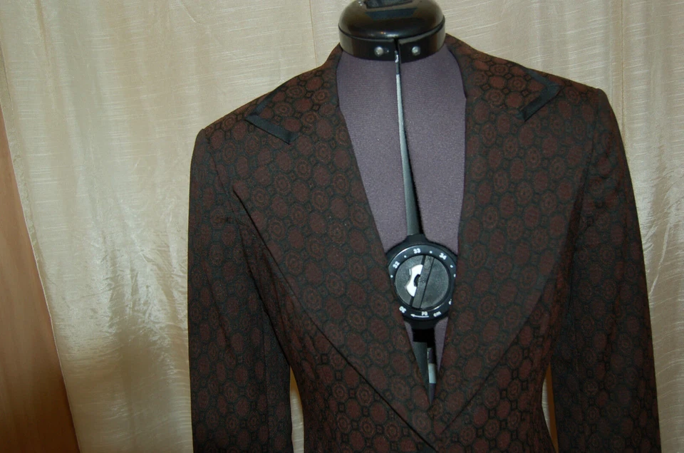 Nanette Lepore Black/Maroon Jacket Size 2 "Excellent condition" Made in USA - Image 2 of 4