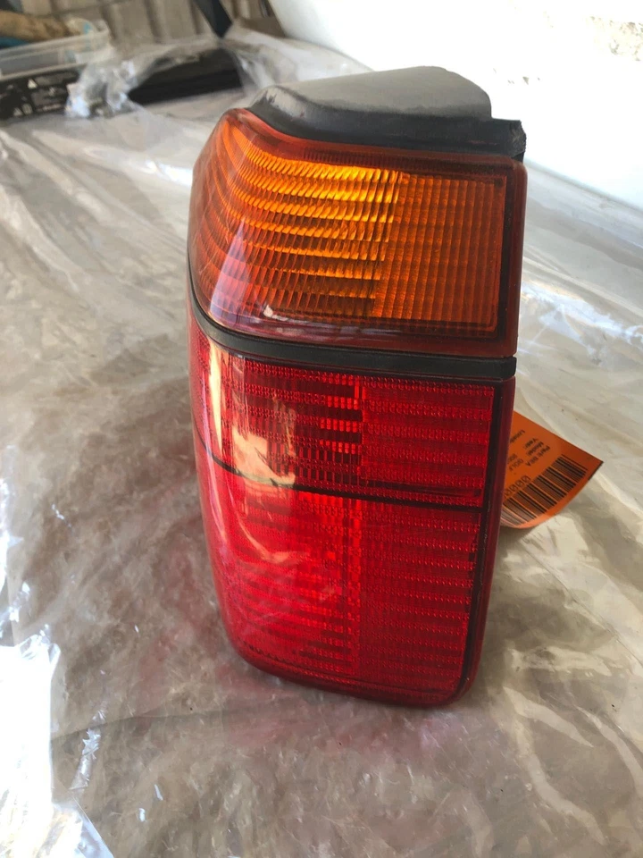 2002 大众 CABRIO LX 尾灯总成乘客右侧右手原始设备制造商 — 第 2/4 张图片