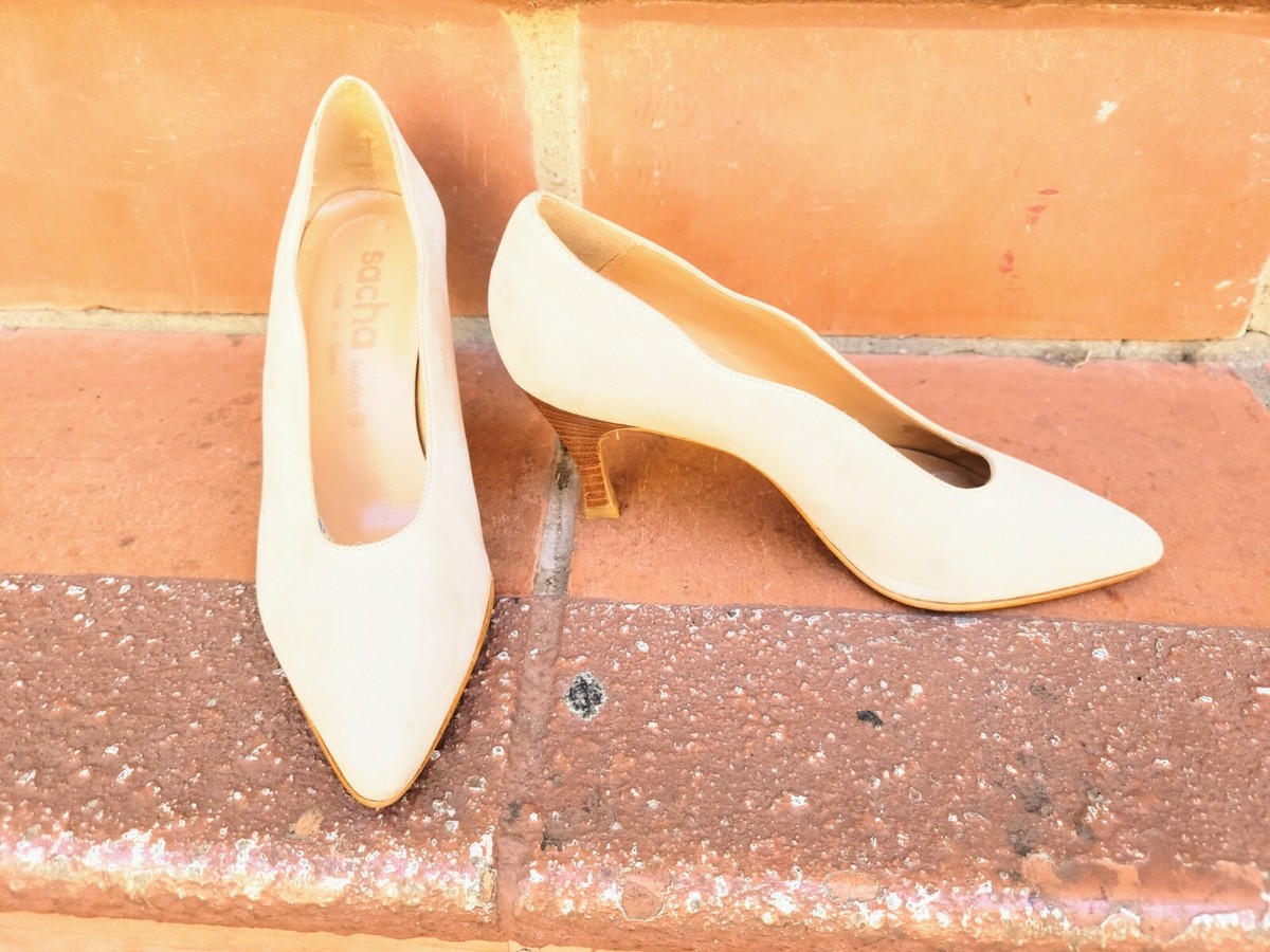 ecru pumps