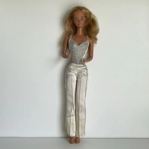 Vintage 18” Mattel Fashion Doll Barbie – 1976 Mold – Taiwan Outfit Super Size