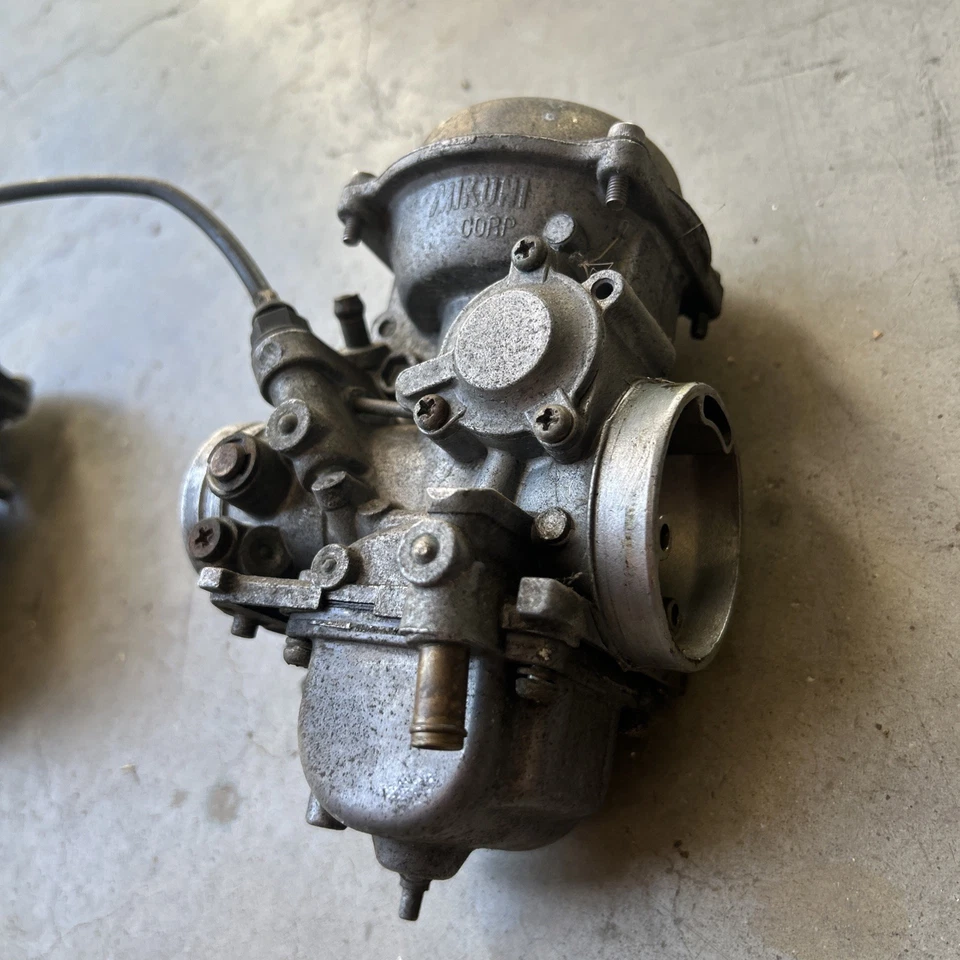 Par de carburadores delanteros y traseros Suzuki Intruder VS750 1988-1991 Foto 4 de 4