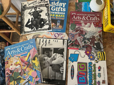 Scholastic Month-by-Month Arts & Crafts Dec-May Arts & Crafts English