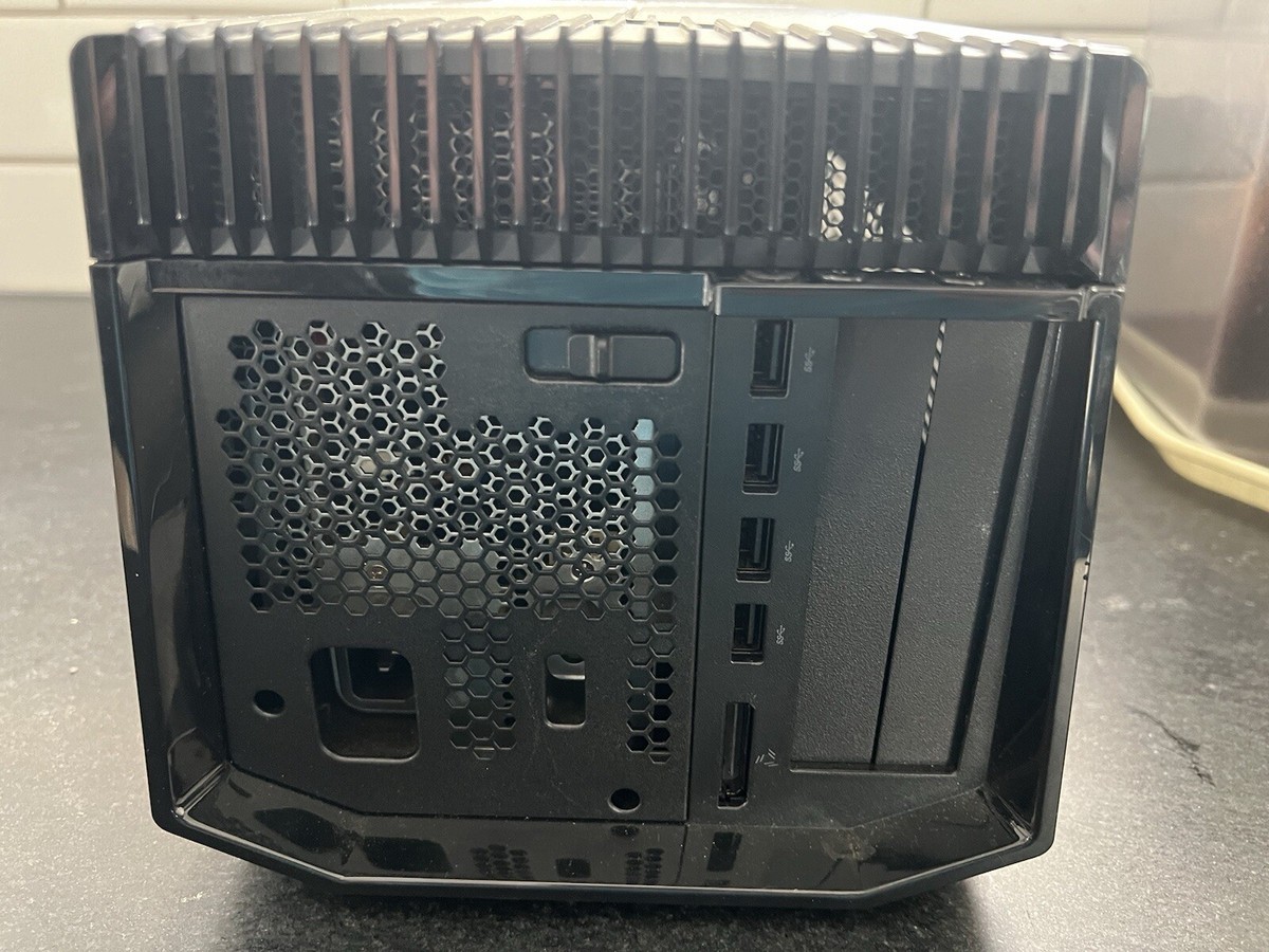 Alienware Graphics Amplifier With Box No Graphics Card Z01G Alienware Graphics Amplifier With Box No Graphics Card Z01G