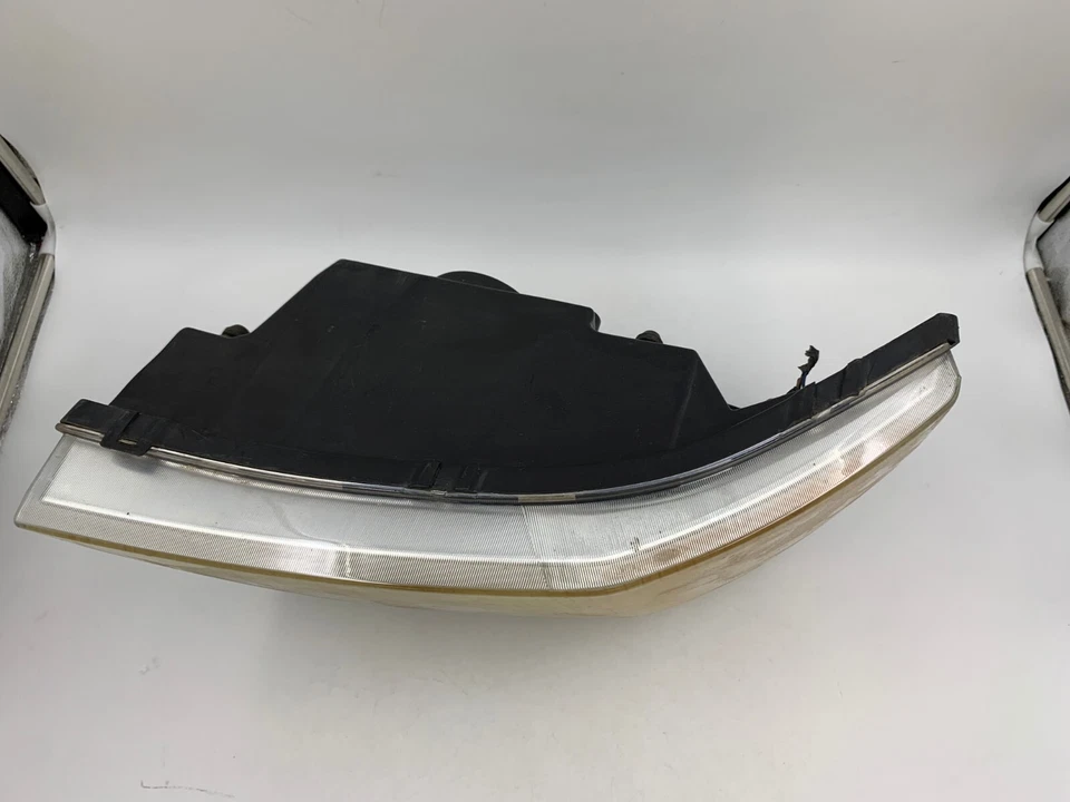 Faro de luz lateral para pasajero GMC Envoy XUV 2004-2005 OEM B02B41044 Foto 3 de 4