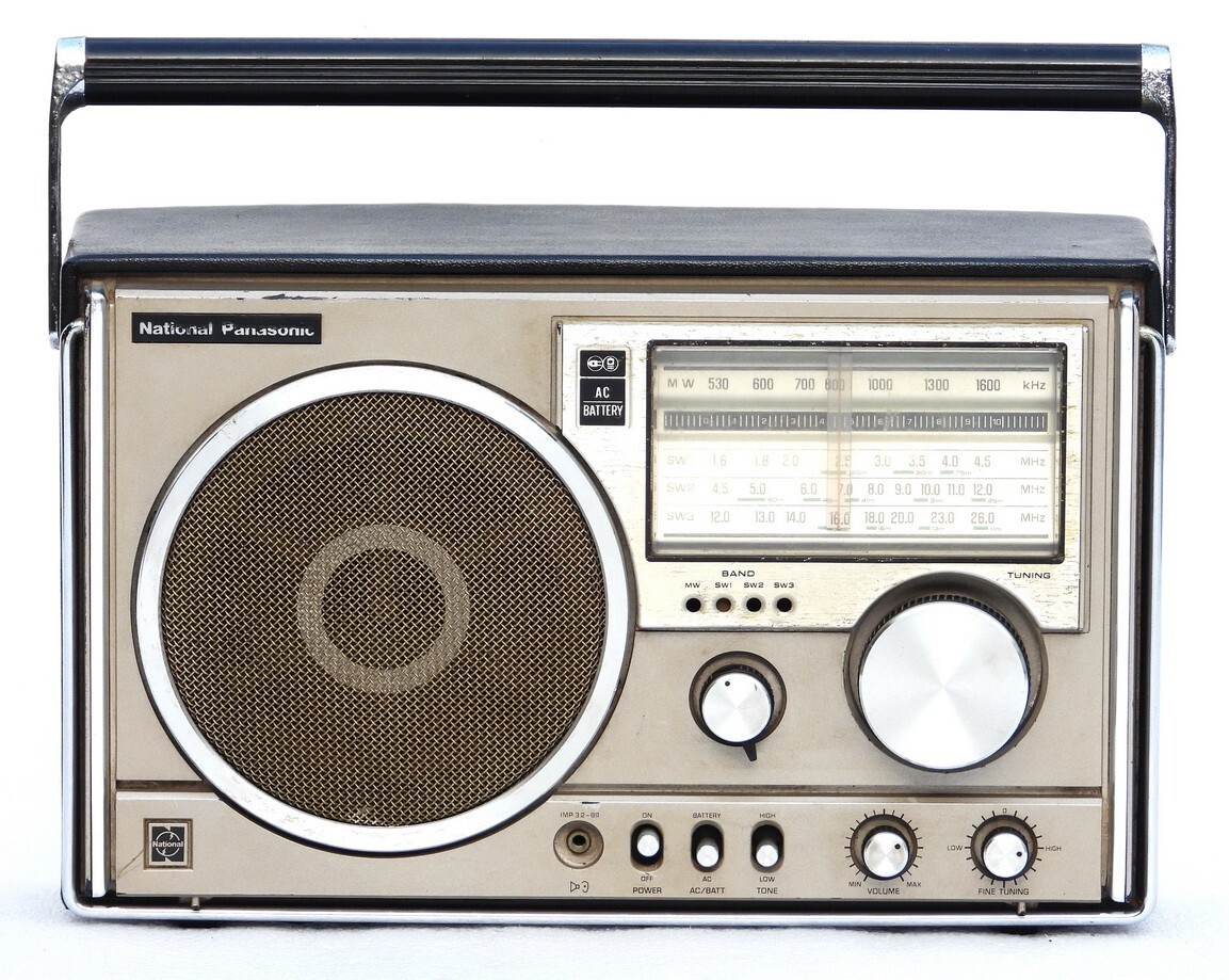 RARE NATIONAL PANASONIC MODEL R442-B 4-BAND RADIO SINGLE