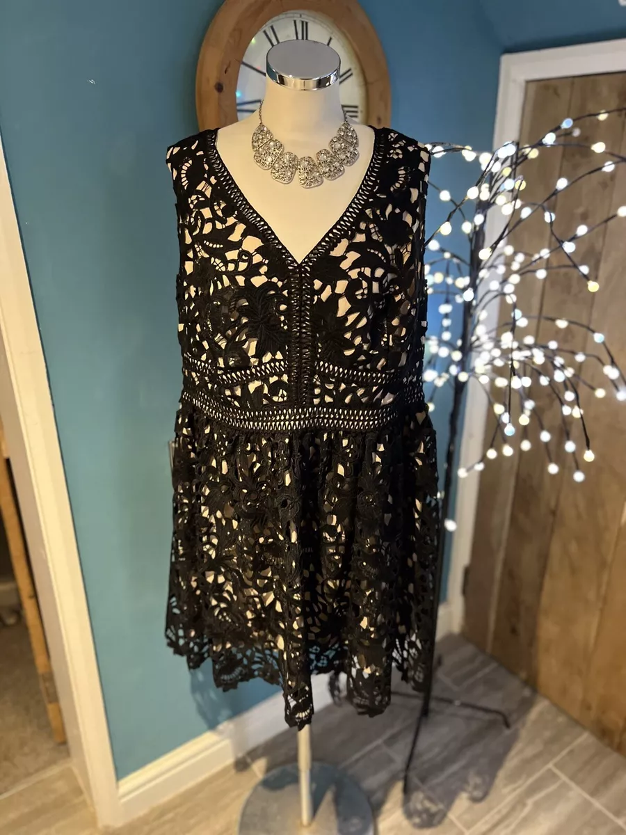 LADIES NEW LOOK CURVES LACE OVER LAY DRESS SHORT SLEEVELESS SIZE