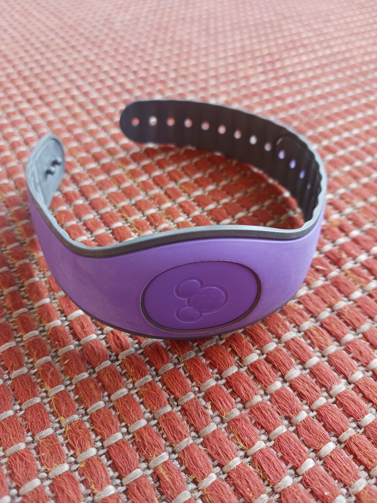 Disney Magic Band Purple Wristband Collectible Non-Active Park Accessory  