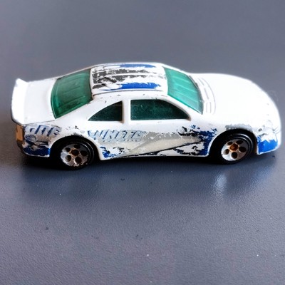 Hot Wheels Premium Classico Auto – 1:64 Maßstab, Sammler-Modellauto, Sortiment (verschiedene Modelle)