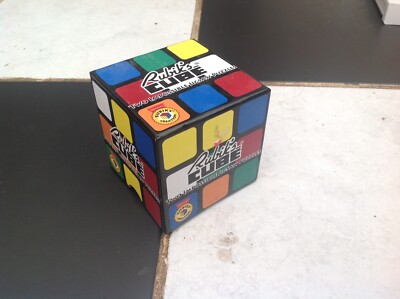 Offizieller Rubik's Cube zwei unmögliche Puzzles 80 Stck. Neu in OVP