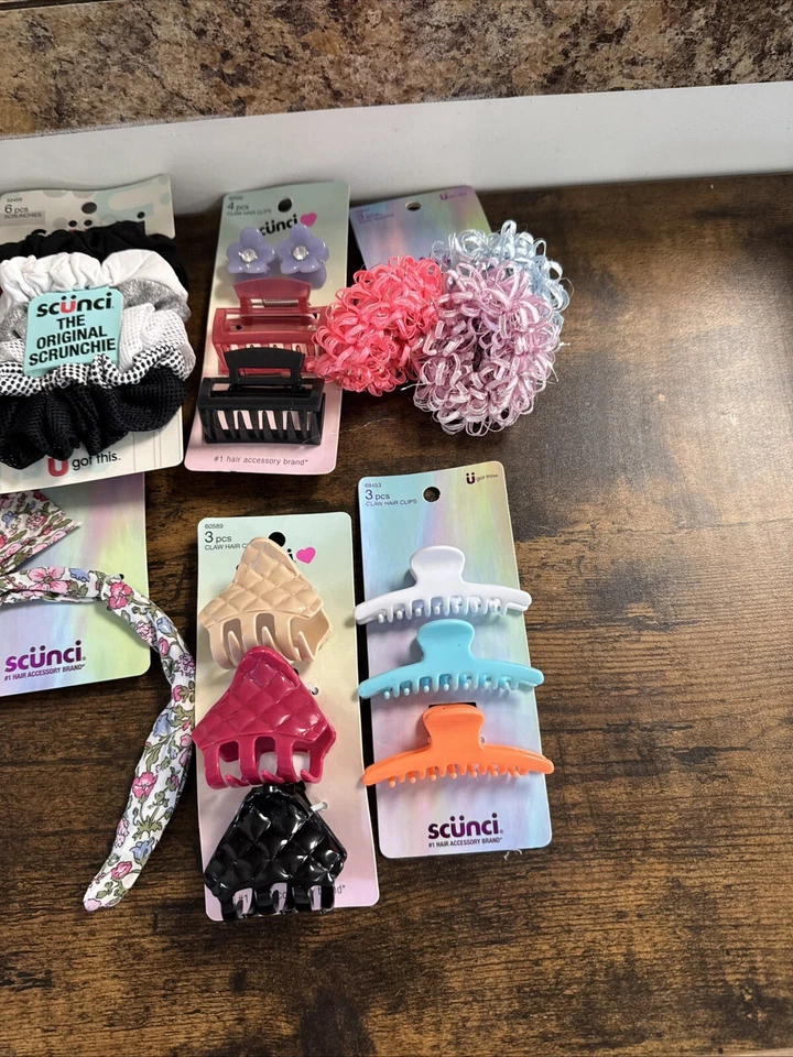 12 Piece Scunci Lot: Headbands, Clips & Scrunchies: Multicolor #6 - Image 4 of 4